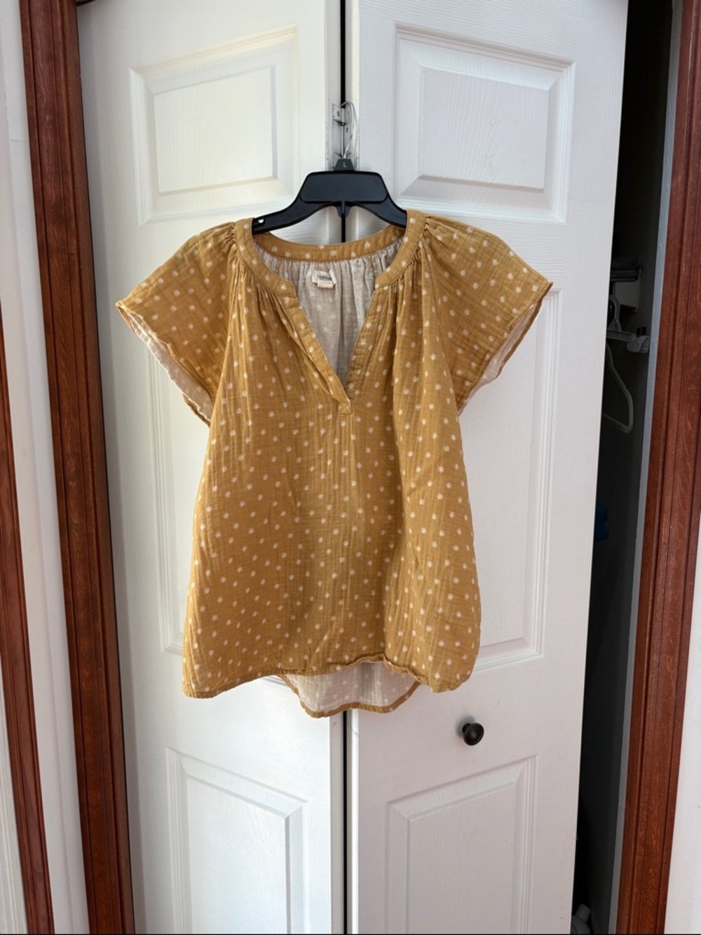 Upwest yellow top